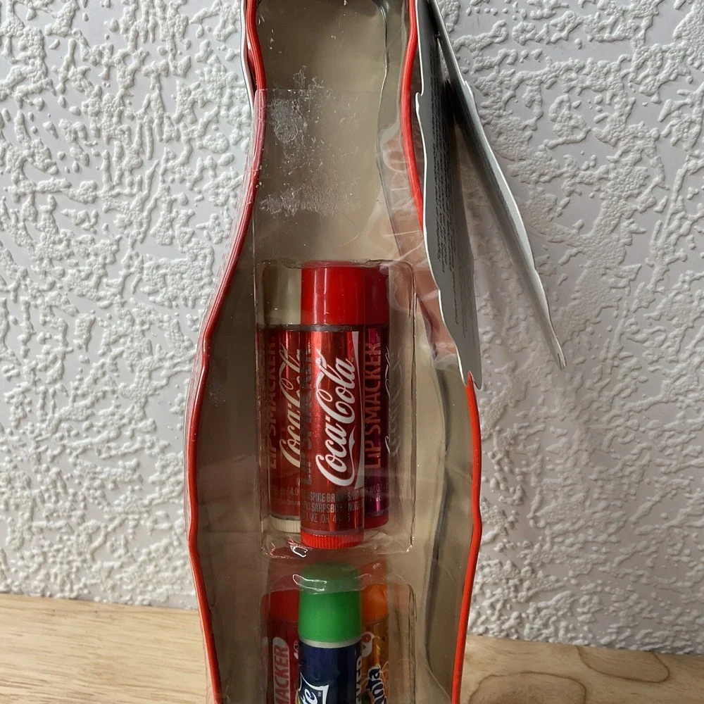 Lip Smacker In Collectible Coca Cola Retro Bottle Tin New Sealed 6 pcs‎ 2014